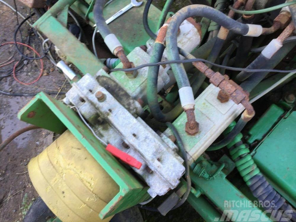 John Deere 365 mower reel and Ultra Motor 5092 4294 Diger