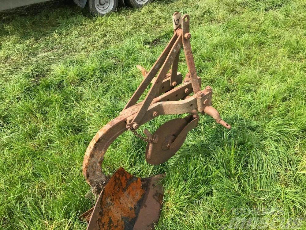 Massey Ferguson Single Furrow Plough £370 Diger parçalar
