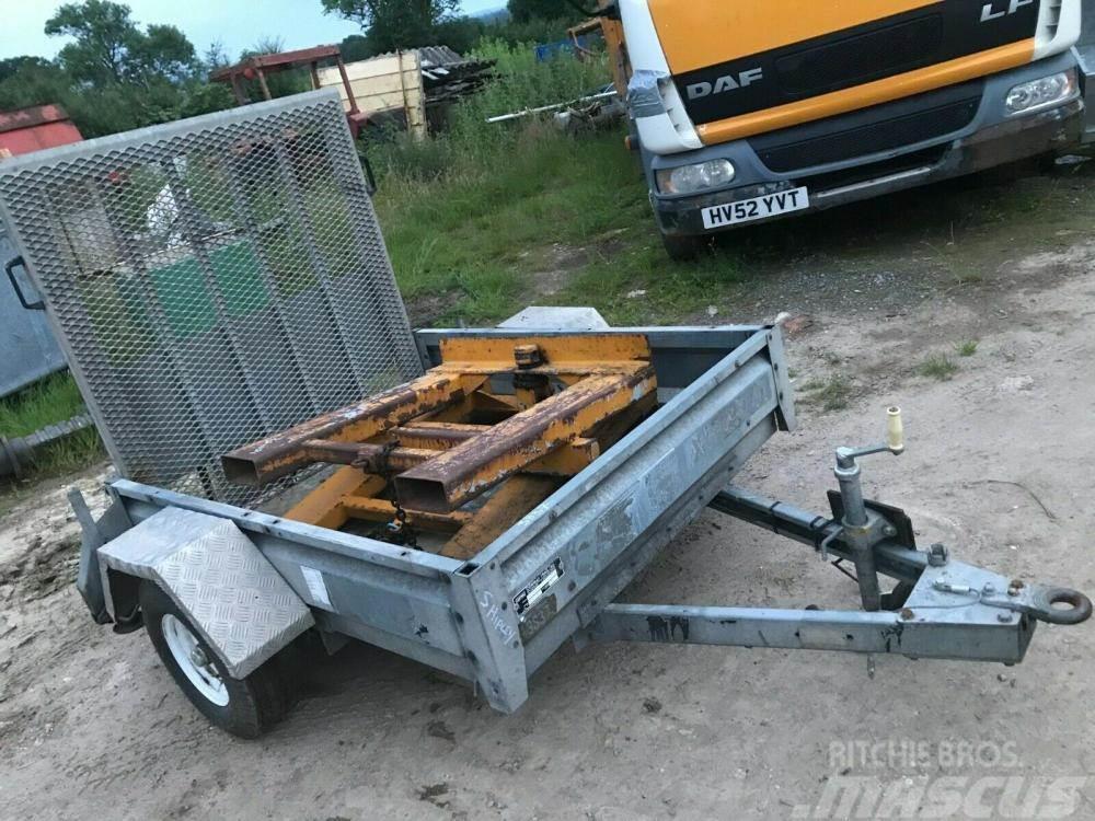  Plant trailer 5 ft x 4 ft £450 plus vat £540 Diger çekiciler