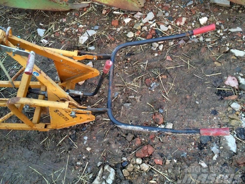 Probst manual operated wheeled hydraulic crane £250 plus  Diger parçalar