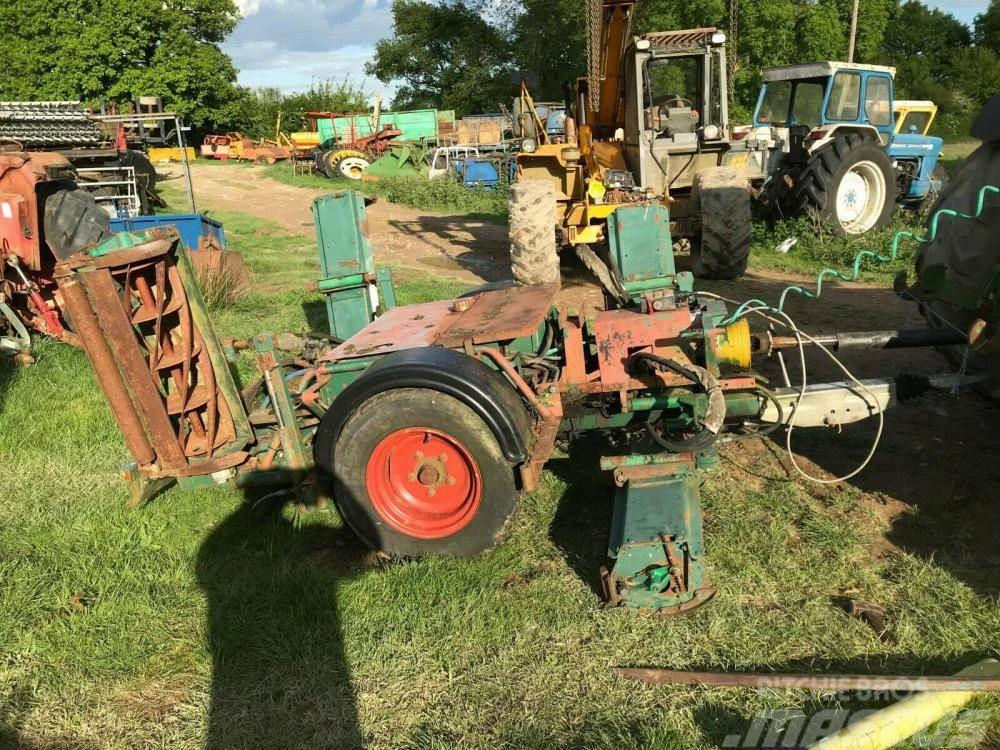 Ransomes gang mower 5 reel - tractor driven - £750 Mobil çim biçme makineleri