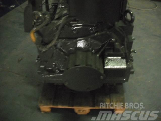 Komatsu HD605-7 gearbox Transmission Yol disi kaya kamyonu