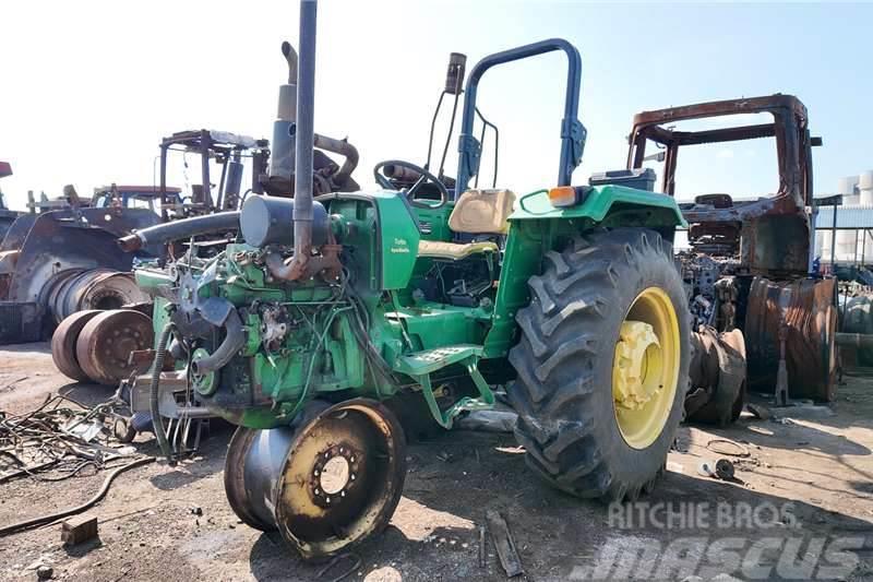 John Deere JD 5215 Tractor Now stripping for spares. Traktörler