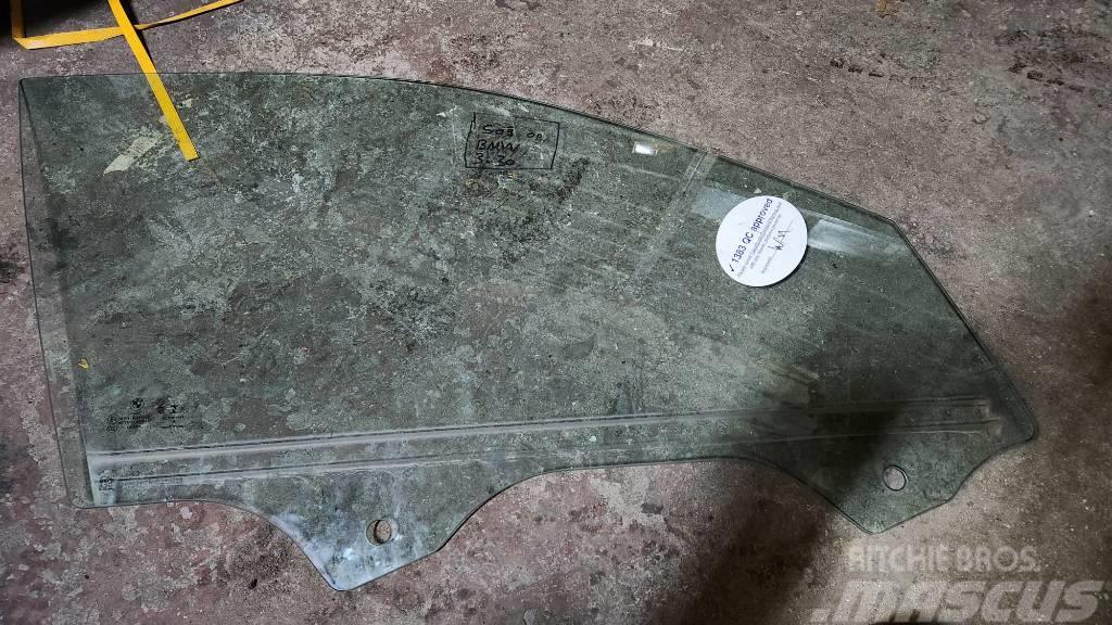 BMW Front Right Window Glass Frenler