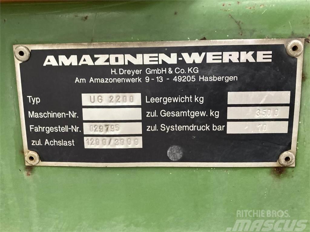 Amazone UG 2200 Çekilir pülverizatörler