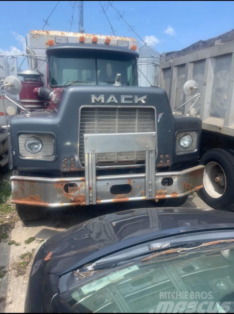 MAC Truck Damperli kamyonlar