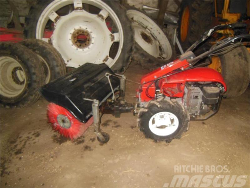 Nibbi Mak 4 med kost Traktörler