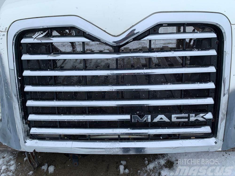 Mack Pinnacle CXU612 Kabinler