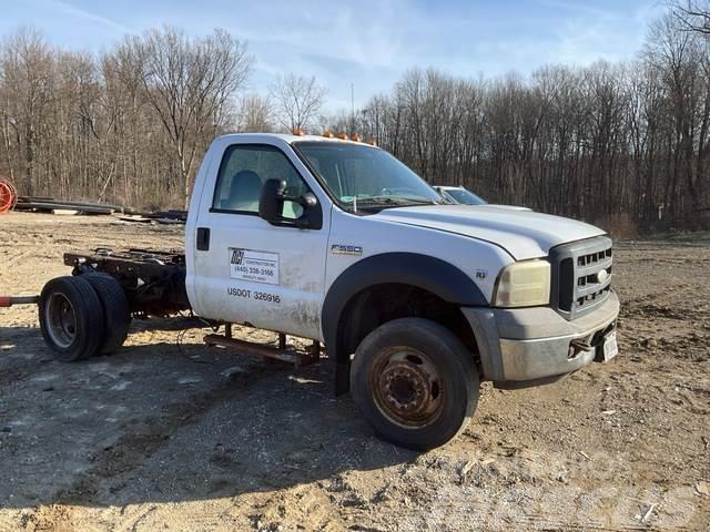Ford F-550 cab and chassis Kabinler