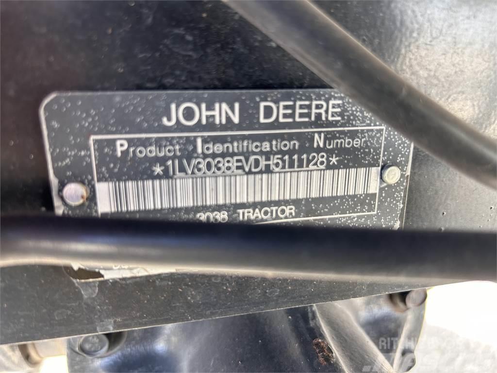 John Deere 3038E Traktörler