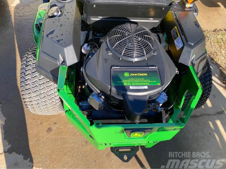 John Deere Z330R Sıfır dönüşlü çim biçme makineleri