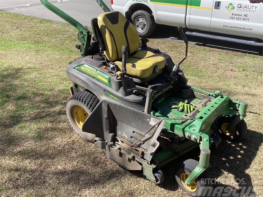 John Deere Z970R Sıfır dönüşlü çim biçme makineleri