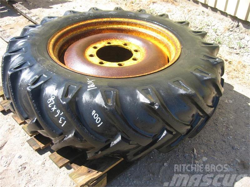 Bridgestone 13.6x28 dæk på 8 huls fælg Tekerlekler
