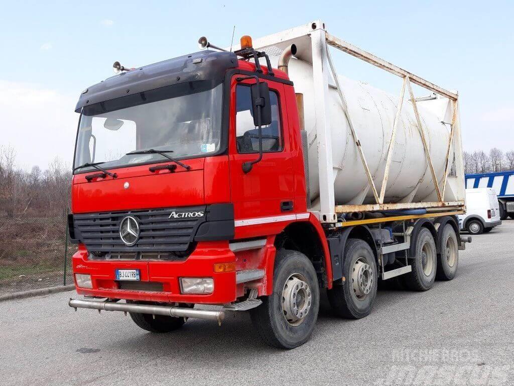 Mercedes-Benz Actros 4144 Tankerli kamyonlar
