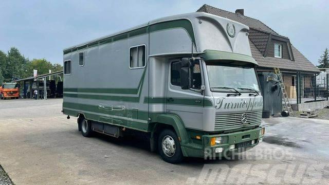 Mercedes-Benz 817 Niehoffaufbau mit Küche Sitzecke 3 Pferde Hayvan nakil kamyonlari