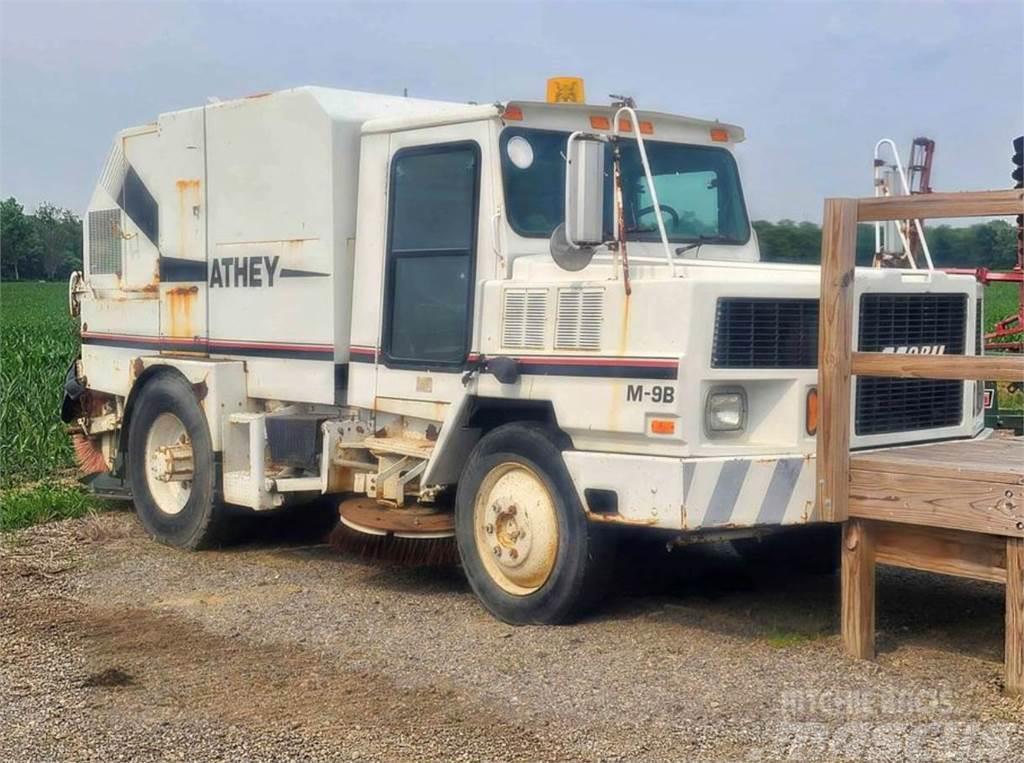 Athey M9B Süpürme kamyonları