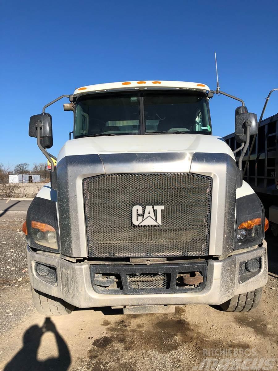 CAT CT660 Damperli kamyonlar