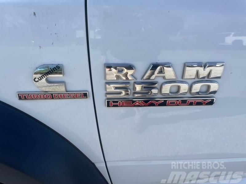 Dodge RAM 5500 CREW CAB Kapali kasa kamyonlar