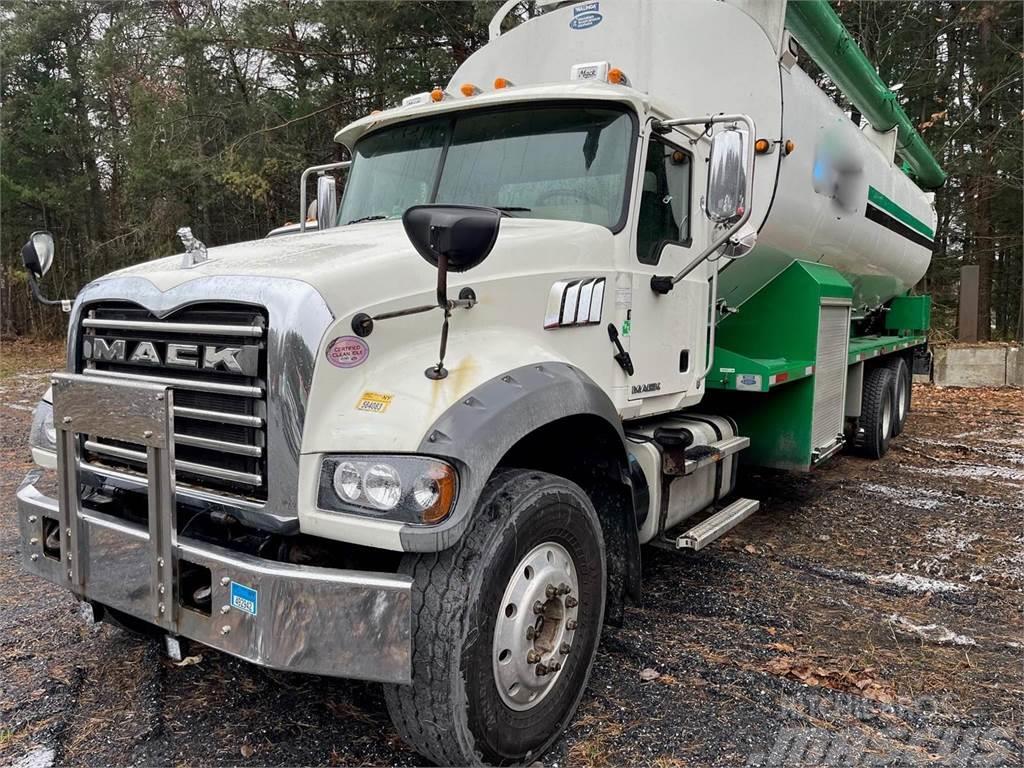 Mack Granite GU713 Çiftlik/hububat forkliftleri