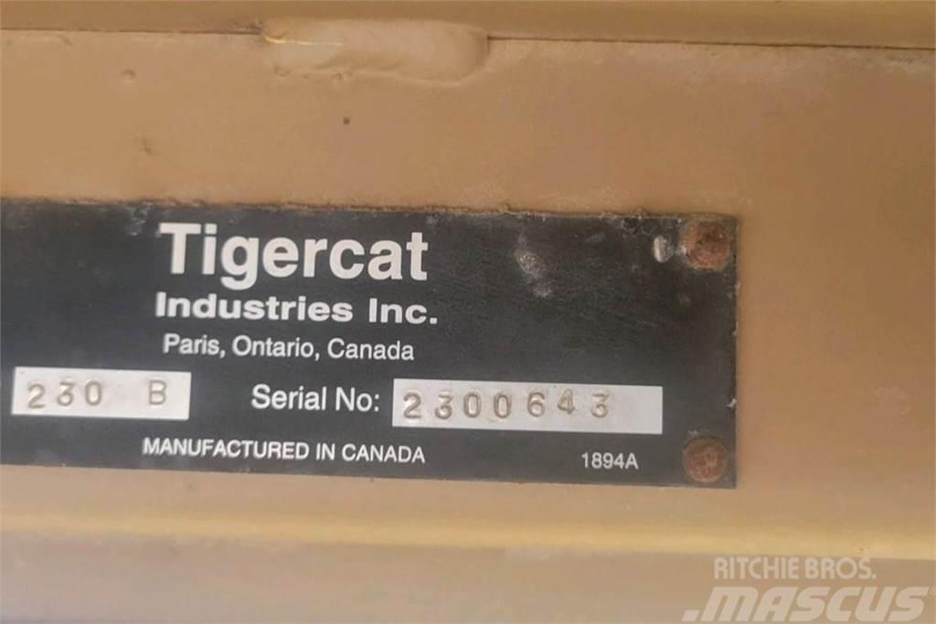 Tigercat 230B Mafsalli yükleyiciler