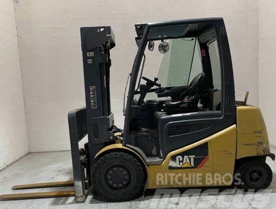 CAT Lift Trucks 2EPC8000 Diger