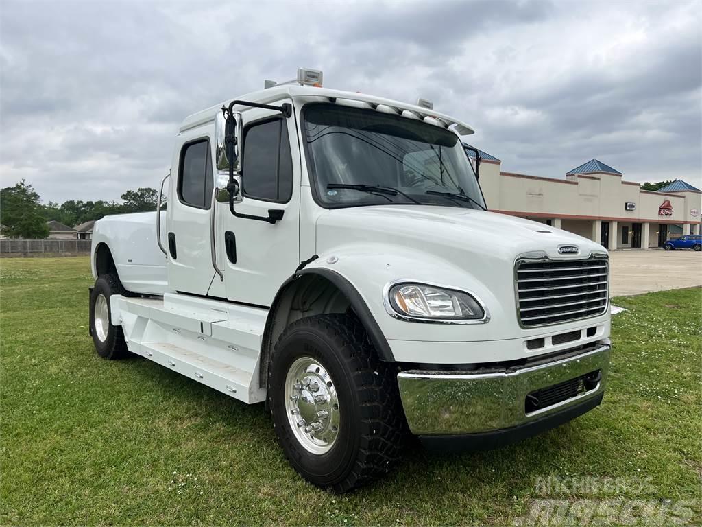 Freightliner M2 Sport Chassis Diger