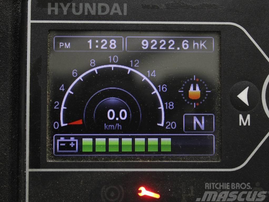 Hyundai 16 BRJ-9 Reach truck - depo içi istif araçları