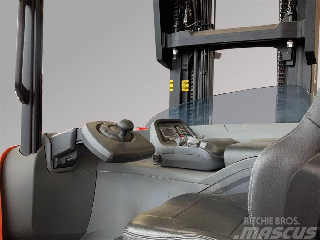 Toyota RRE160H Reach truck - depo içi istif araçları