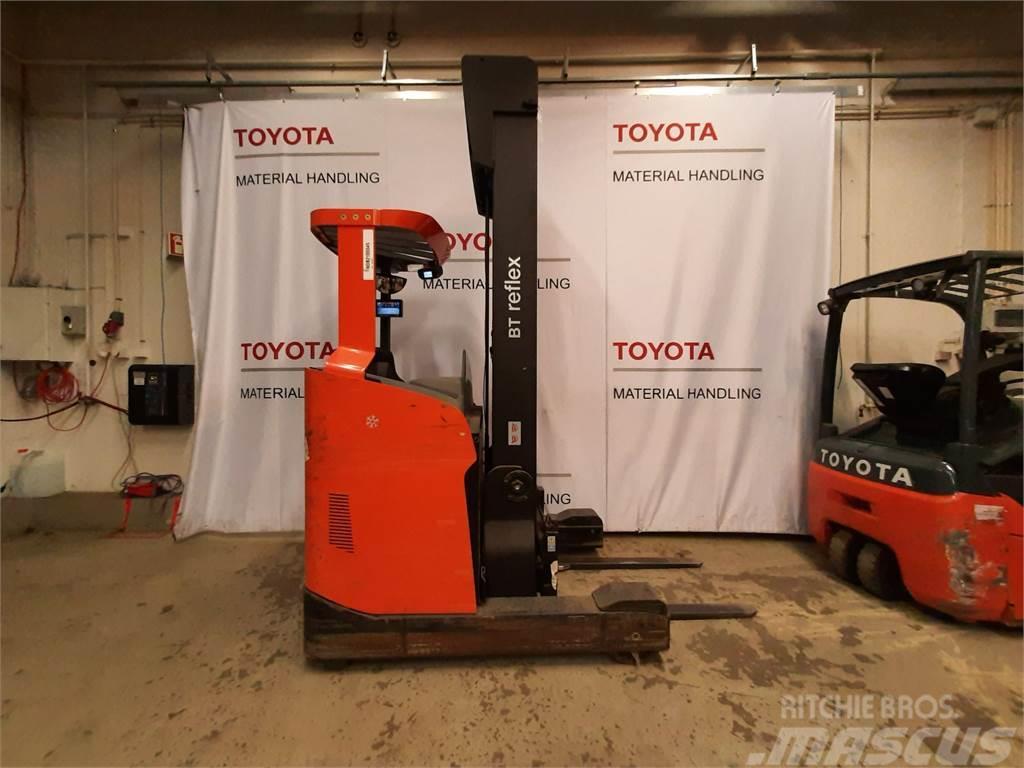 Toyota RRE160HC Reach truck - depo içi istif araçları